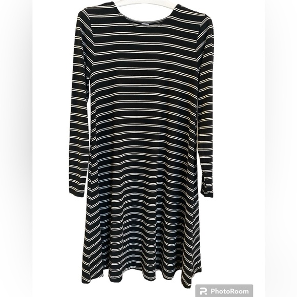 Dresses & Skirts - Women’s Old Navy Long-Sleeved Striped Swing Dress, Size XS.